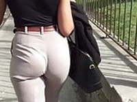 PRETTY AZZ WALKING