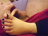 Using Gfs sexy feets, for masturbation