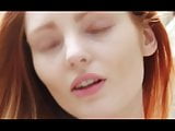 VIDAGE DE COUILLES EN REGLE SUR ELLE DOWLING