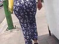 Milf bien puta e infiel meneando el culo