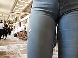 SEXY WOMAN IN TIGHT JEANS