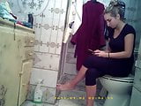 2 Visiting girls on vacation (hidden shower cam)