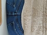 Hot Girl sitting in tight Jeans infront of me