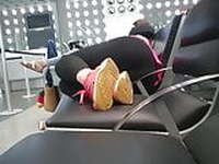 YOUNG MILF IN LEGGINGS 100