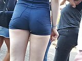 SEXY ASS IN SHORTS