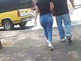 Le rebota delicioso el culo