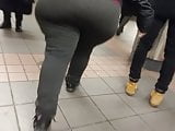 Filming Her Huge Wide Ass Booty 