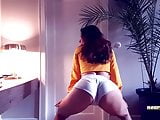 Hot twerk teen girl