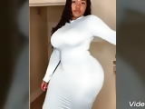 Example of a big azz big titty broke hoodrat hoe what uthink