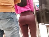 Bubble butt beauty candid 