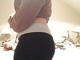 Leggings ass tease 9