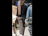Egyptian hijab girl shaking ass in public