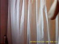 Lolo with crazy bush spied in bathtube - hidden cam